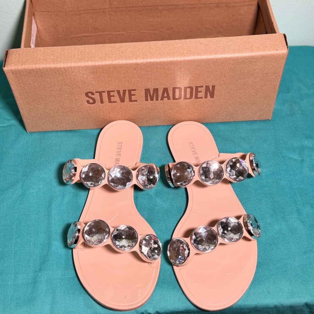 Steve Madden Zabel Nude Rhinestone
Flat Sandals